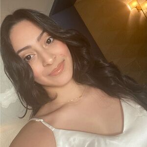 Meet your Posher, Edily